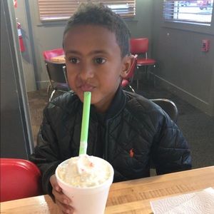 Meet your Posher, Gregory